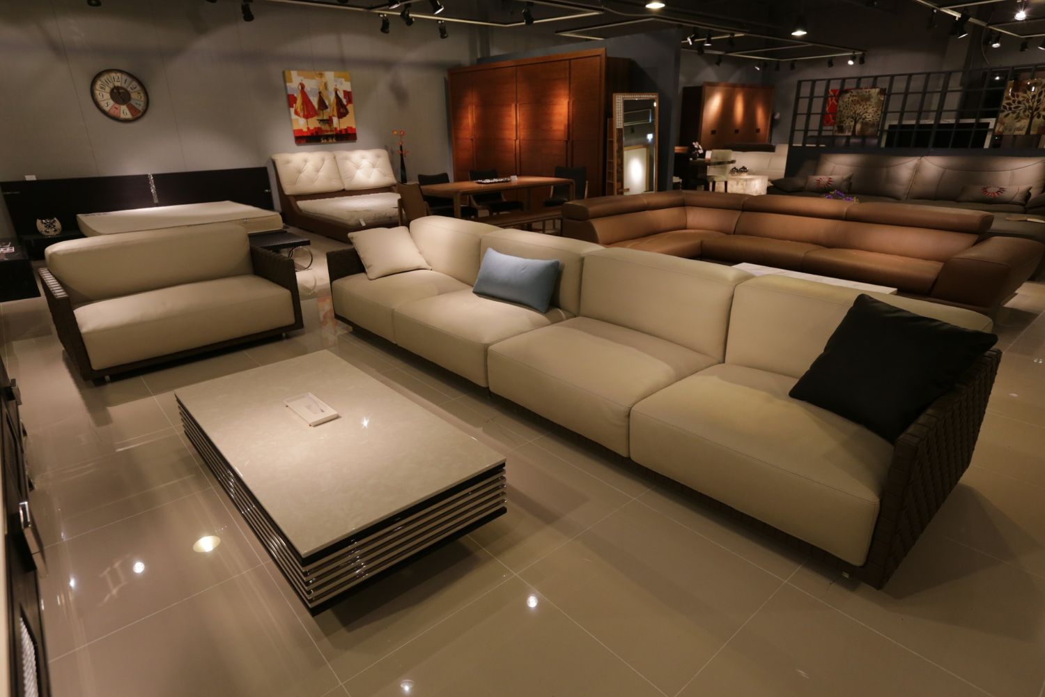 How to Choose the Right Modern Sofas for Your Home